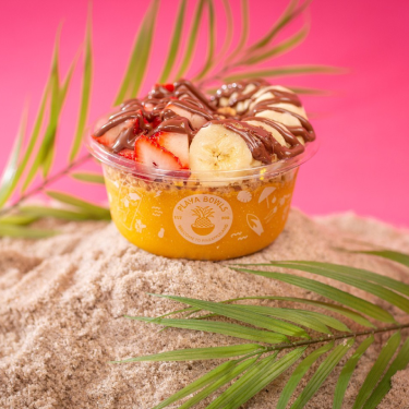 Play Bowl, bananas and strawberries