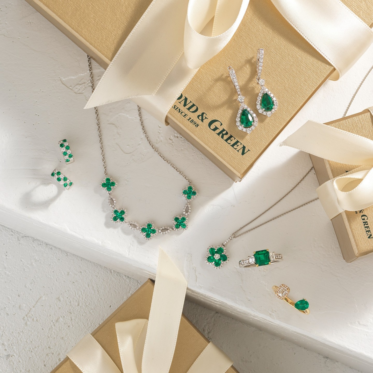 LUX BOND & GREEN Lux Bond & Green jewelry